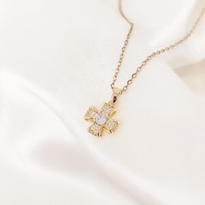 Κολιέ cross
